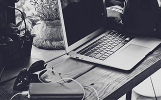 九游官网-张奔斗：今年没怎么赚钱的吴迪，却一直在捐钱